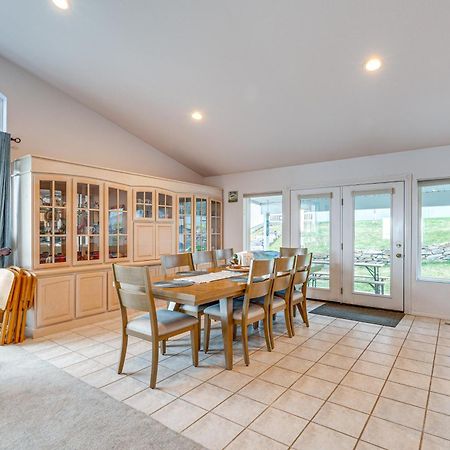 Inviting Great Falls Home With Wraparound Deck! المظهر الخارجي الصورة