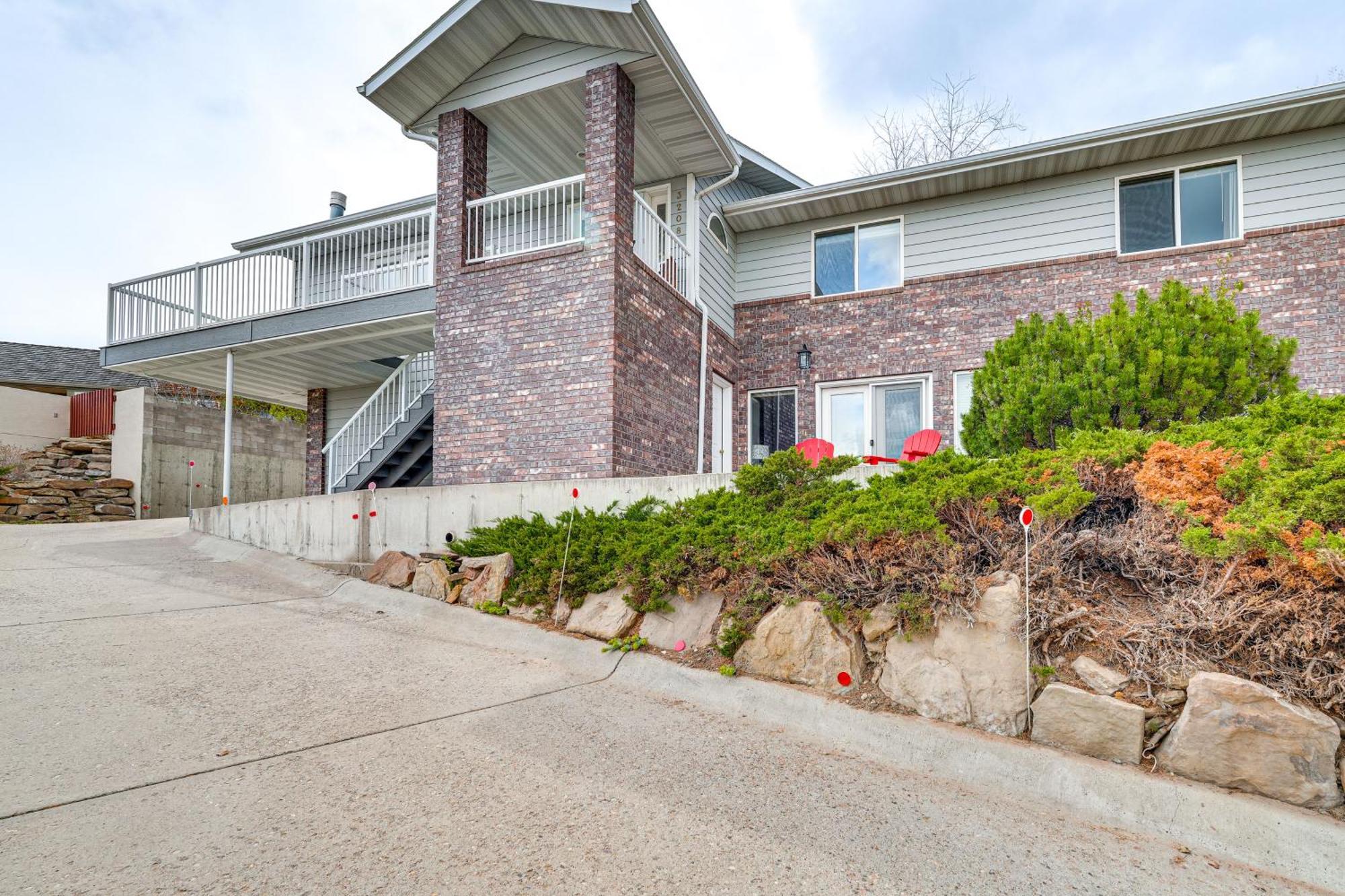 Inviting Great Falls Home With Wraparound Deck! المظهر الخارجي الصورة