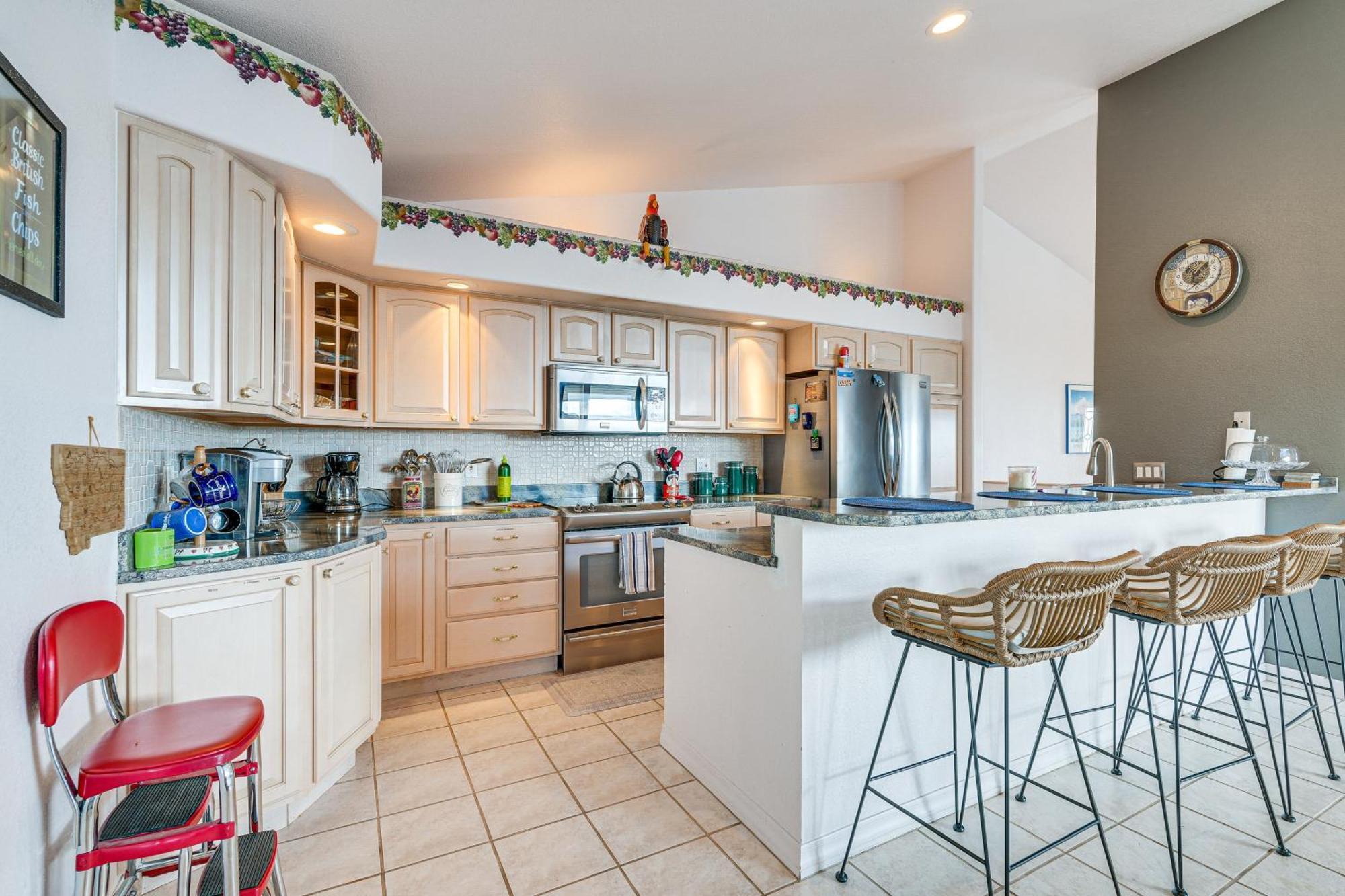 Inviting Great Falls Home With Wraparound Deck! المظهر الخارجي الصورة