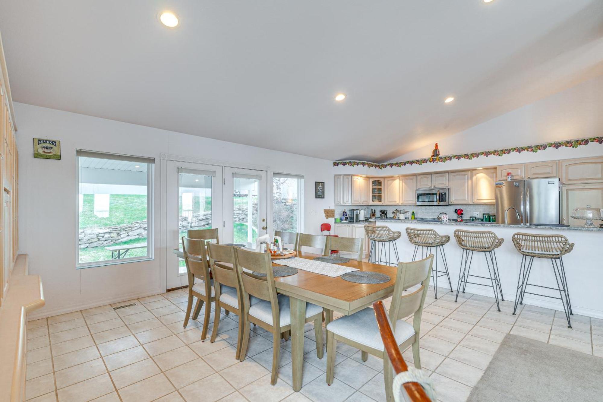 Inviting Great Falls Home With Wraparound Deck! المظهر الخارجي الصورة