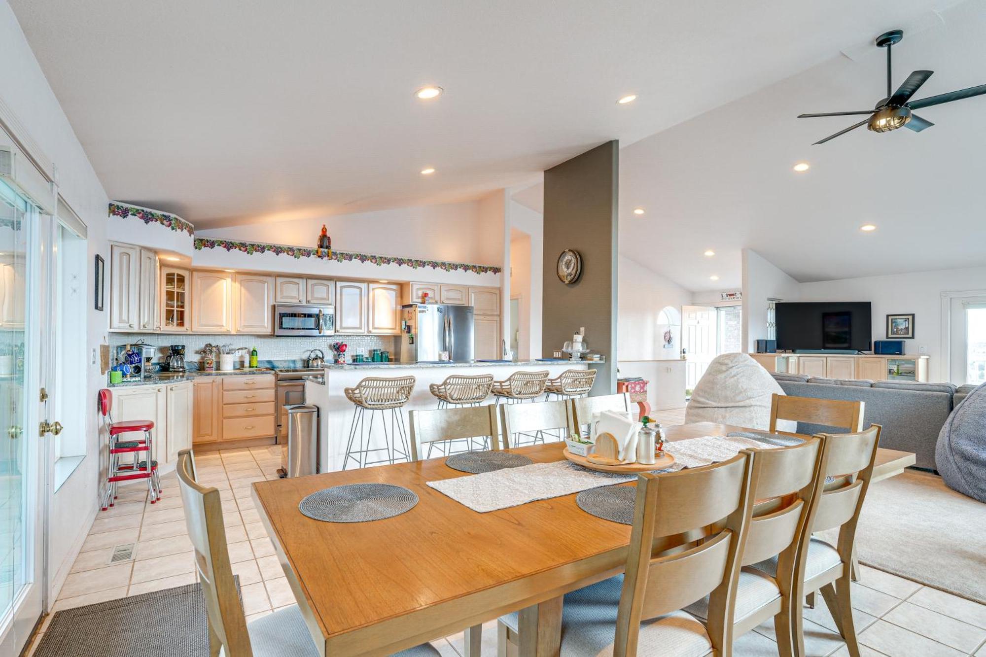 Inviting Great Falls Home With Wraparound Deck! المظهر الخارجي الصورة