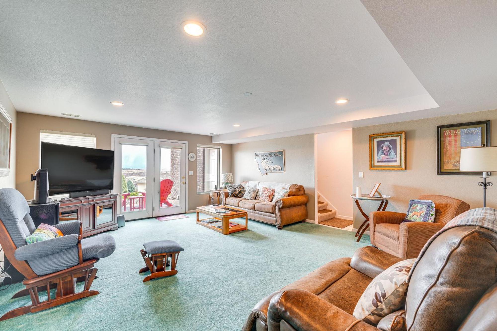 Inviting Great Falls Home With Wraparound Deck! المظهر الخارجي الصورة