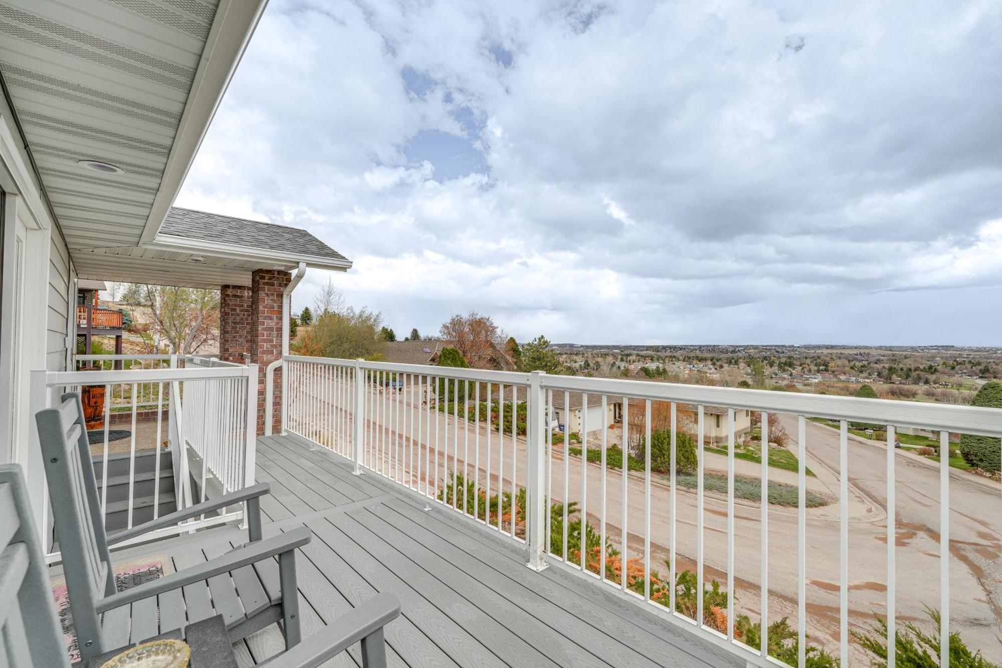 Inviting Great Falls Home With Wraparound Deck! المظهر الخارجي الصورة