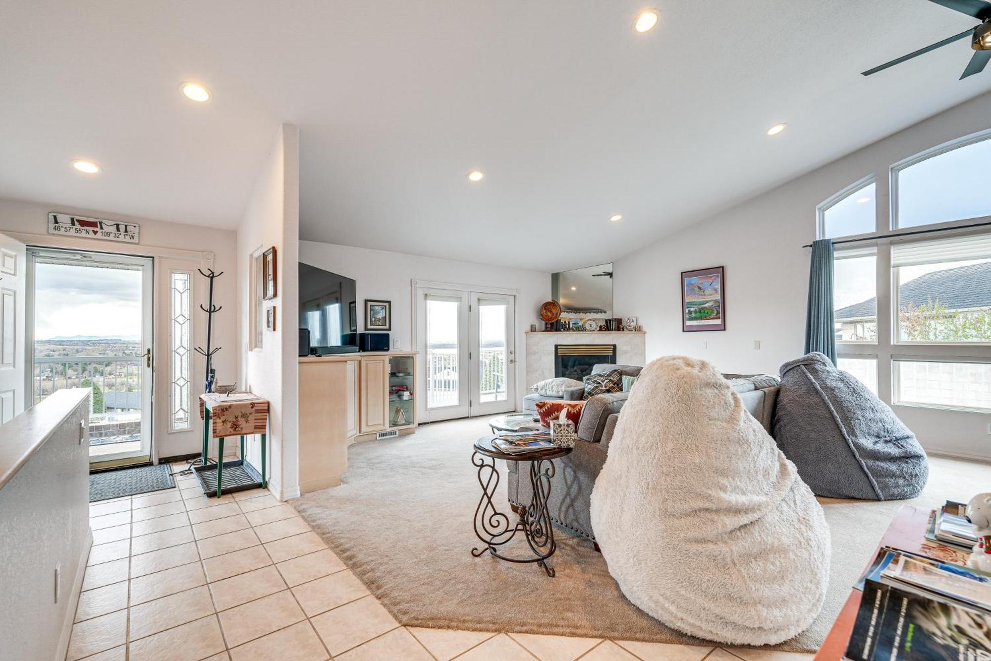 Inviting Great Falls Home With Wraparound Deck! المظهر الخارجي الصورة